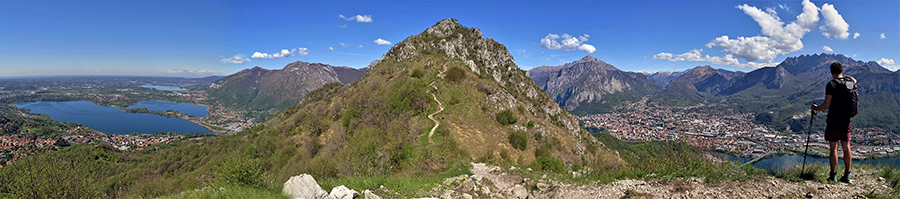 Panorama dal II° Corno verso i laghi brianzoli a sx e verso Lecco, i suoi laghi e i suoi monti a dx