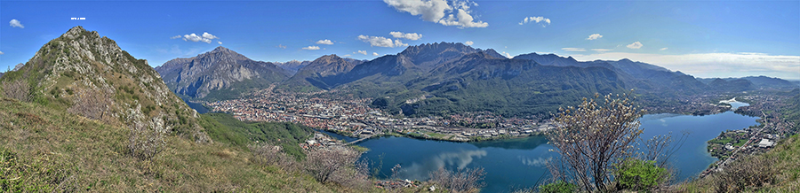 Panorama dal II° Corno verso Lecco, i suoi laghi, i suoi monti