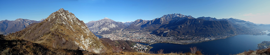Panorama dal III° Corno verso Lecco, i suoi laghi e i suoi monti