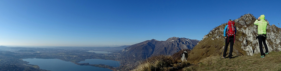 Dal I° Corno vista in vetta Monte Barro e verso i laghi briantei