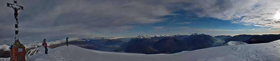 Dalla vetta del Monte Bregagno (2107 m) vista verso il Lago di Como ed i suoi monti