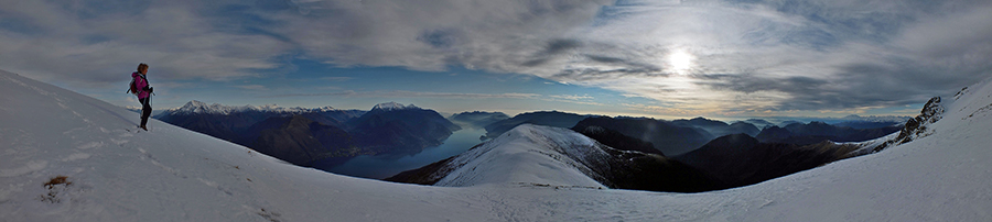 In discesa dal Bregagno al Bregagnino panorama sul Lago di Como