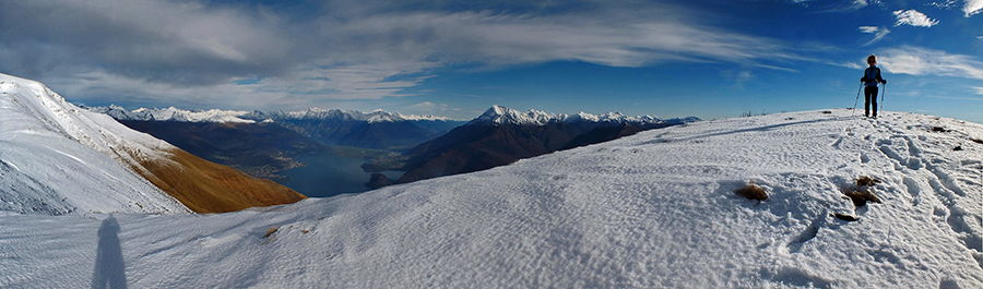 Vista verso l'alto Lago di Como, la Val Chiavenna e la Valtellina