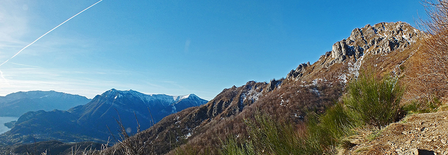 Vista sul Monte Grona e, sullo sfondo, il Tremezzo