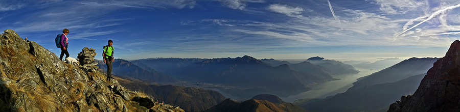 In vetta al Monte Duria (2264 m) con spettacolare vista sul Lago di Como