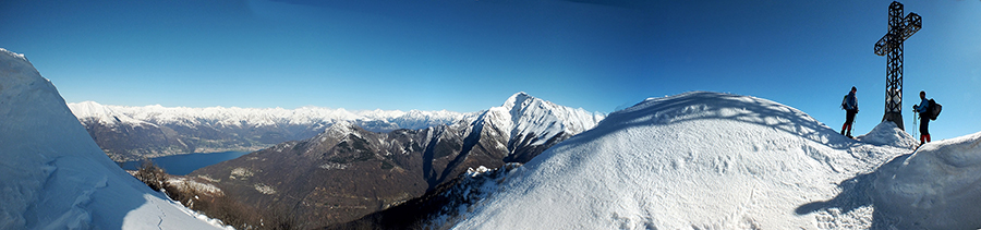 Panorama dalla cima del Monte Muggio (1799 m)