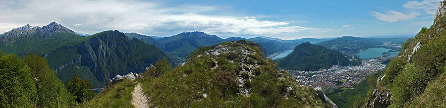 Panoramica salendo dalla Bocchetta di Sambrosera verso la vetta del Moregallo sul sentiero 6