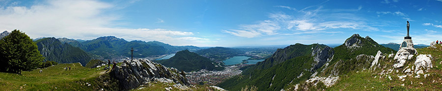 Panoramica in vetta al Moregallo con la Croce e la Madonnina