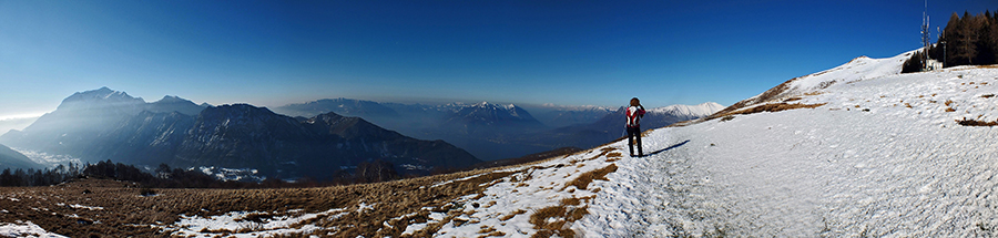 Vista dalla chiesetta dell'Alpe Giumello