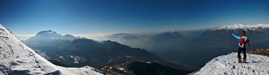 Dall'anticima occ. del Monte Muggio vista sul Lago di Como e i suoi monti