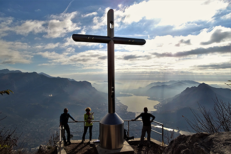 Il selvaggio impegnativo CORNO REGISMONDO, panoramicissimo su Lecco , i suoi laghi e monti, il 22 nov. 2017 - FOTOGALLERY