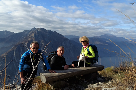 Il selvaggio impegnativo CORNO REGISMONDO, panoramicissimo su Lecco , i suoi laghi e monti, il 22 nov. 2017 - FOTOGALLERY