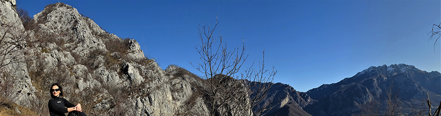 Dal sentiero 'Silvia' vista sul soprastante Monte San Martino e verso il Resegone a dx