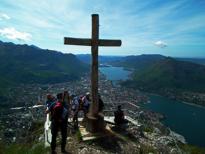 Ritorno al Monte San Martino e Corna di Medale il 25 aprile 2012- FOTOGALLERY