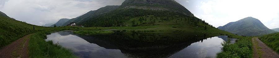 Dopo la pioggia al laghetto del Passo del Vivione