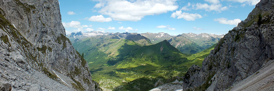 Dal ghiaione di salita al Passo delle ortiche in Cimone della Bagozza