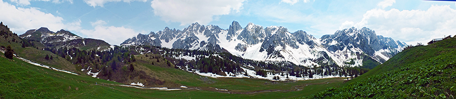 Verso i Campelli di Schilpario e le 'Piccole Dolomiti Scalvine' dalla valle dei Teiassi