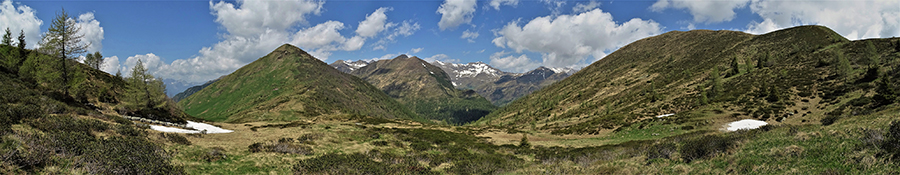 Dalla Sella di Glaiola (1920 m), raggiunta dal sent. 428, vista panoramica ad ovest