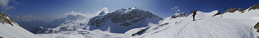 Dalla Val Conchetta in salita verso il Pizzo di Petto