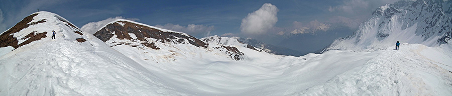 Salendo in cresta innevata al Campioncino
