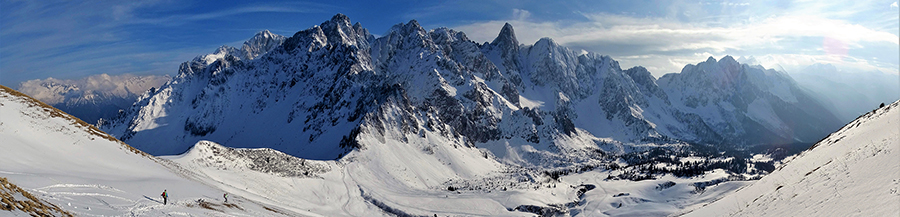 In discesa dal Campioncino con lo spettacolo delle 'Piccole Dolomiti Scalvine'