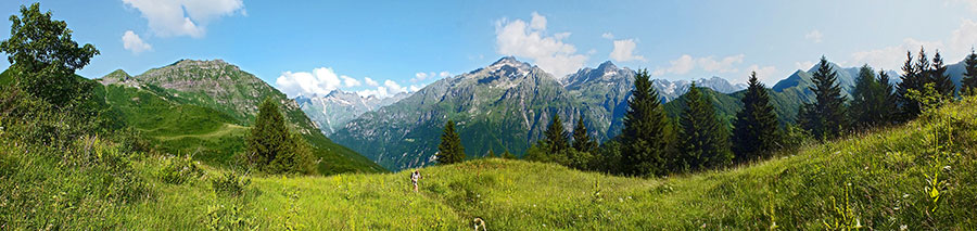 Salendo da Lizzola al Passo della Manina sul sentiero 307