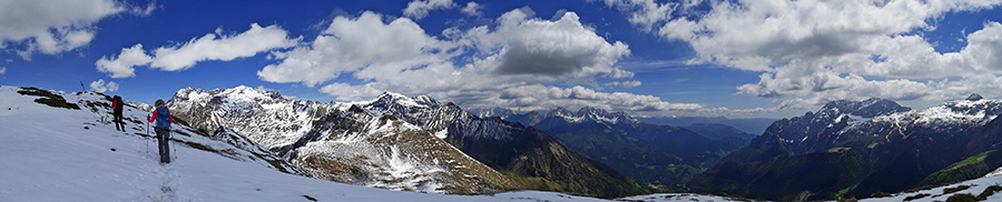 In vetta al Monte Sasna (2229 m)