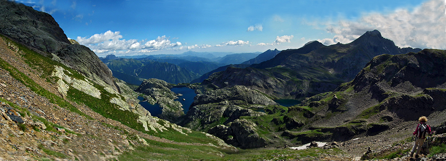 Vista panoramica scendendo dal Monte Cabianca al Lago d'Aviasco