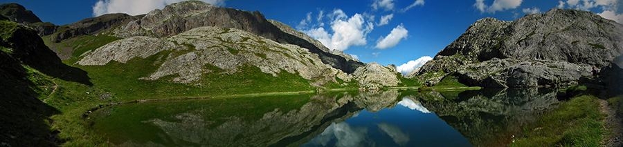 Il Cabianca si specchia nel laghetto