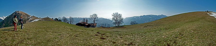 Cima Blum e Cima Parè con vista verso la Valzurio