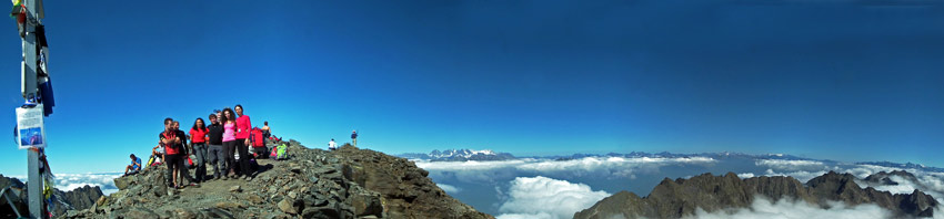 Panoramica dalla vetta del Pizzo Coca (3050 m.) verso Alpi Orobie e Retiche