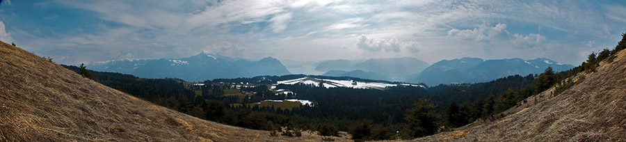 Panoramica verso l'altopiano di Bossico e il Lago d'Iseo