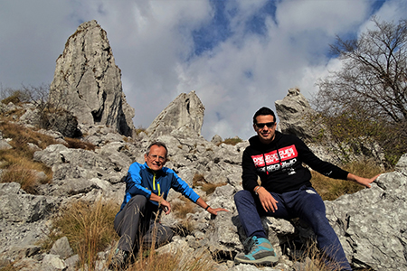 In Cornagera (1311 m) ad anello sui sentieri ‘Cornagera�? e ‘Vetta�? il 30 ottobre 2017  - FOTOGALLERY