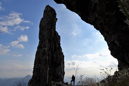In Cornagera (1311 m) ad anello sui sentieri ‘Cornagera�? e ‘Vetta�? il 30 ottobre 2017  - FOTOGALLERY