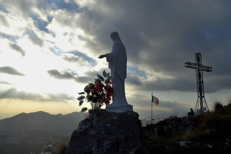 In Cornagera (1311 m) ad anello sui sentieri ‘Cornagera�? e ‘Vetta�? il 30 ottobre 2017  - FOTOGALLERY