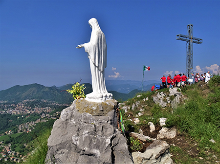 In Cornagera (1311 m) ad anello con Messa in vetta – 2giu23  -  FOTOGALLERY
