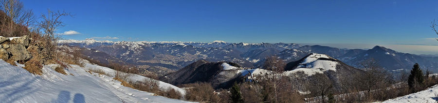 Vista panoramica dal sent. 537 per Poieto verso la Val Seriana
