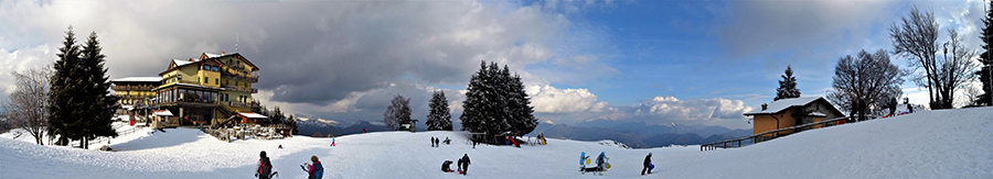 Al pianoro del Rifugio Monte Poieto