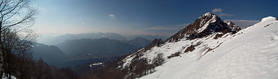 Dall'anticima (1450 m)vista verso la cima del Monte Suchello (1541 m)