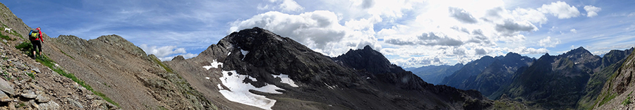 Panorama salendo alla Bocchetta del Lago (2681 m)
