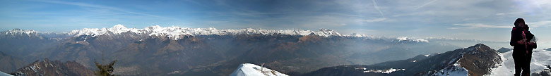 Panoramica dal Pizzo Formico verso le Orobie dell'alta Val Seriana
