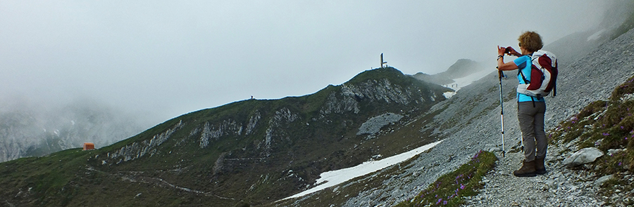 In vista del Bivacco Città di Clusone e della Cappella Savina