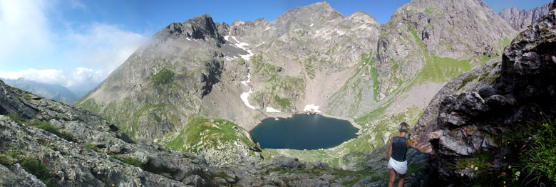 Lago della Malgina (2339 m.) e Pizzo del Diavolo (2926 m.)
