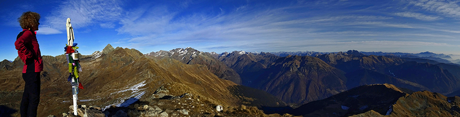 Dal Madonnino panorama verso la Valbondione e le sue elevate cime