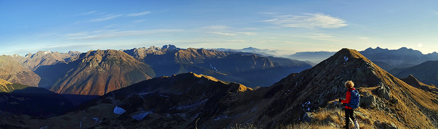 In cresta sui dossi del Monte Segnale