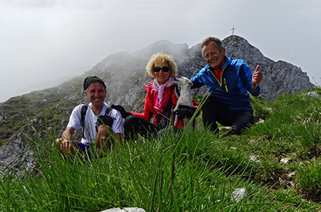 Da Cacciamali di Ardesio anello del Monte Secco, salito per creste, disceso da oltre Cima Vaccaro ( il 28 maggio 2015) - FOTOGALLERY