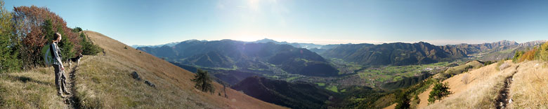 Da Cima Paré vista sulla conca di Clusone ed oltre