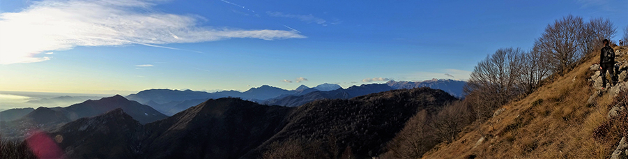 Dal sentiero tra anticima e cima Podona vista ad ovest verso Corna Bianca, Costone, Filaressa, Canto Alto ...