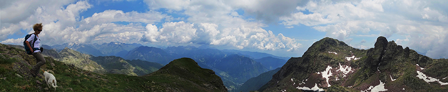 Dal pianoro d'inizio della cresta di salita al Pradella vista verso il Pizzo Salina e la Valbondione