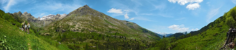 Salendo sul sentiero 265 al Passo di Zulino dalla Val Sanguigno